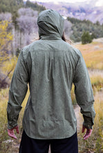 Load image into Gallery viewer, Triple Crown Button Down Long Sleeve | Green Topo