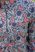 Load image into Gallery viewer, Triple Crown Button Down Long Sleeve | Chromaflor Mint
